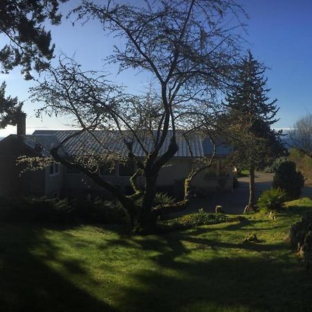 Marge'S Manor Villa Sooke Exterior photo