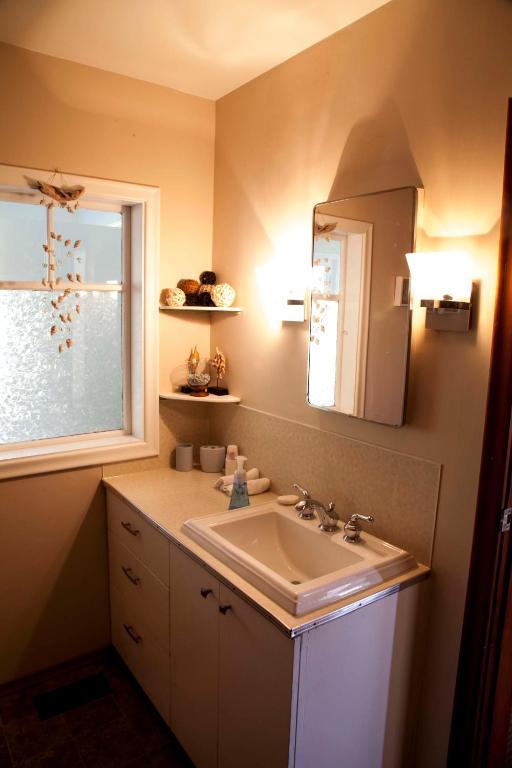 Marge'S Manor Villa Sooke Room photo